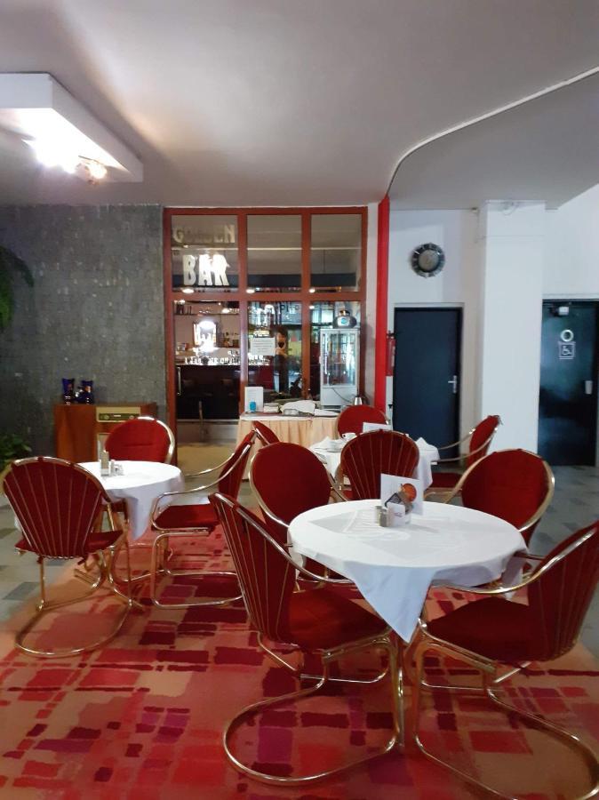 Hotel Apollo Валашске-Мезиржичи Экстерьер фото